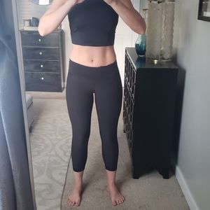 Black lululemon workout leggings
